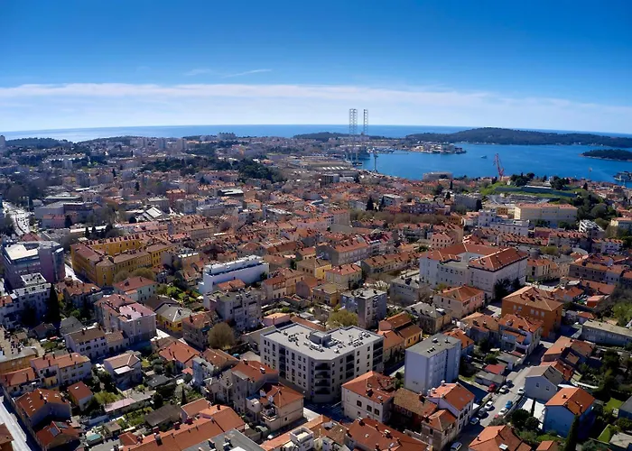 & Me With Garage Parking Lejlighed Pula