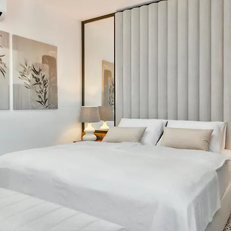 Appartamento & Me With Garage Parking Pola