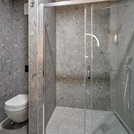 & Me With Garage Parking Appartement Pula